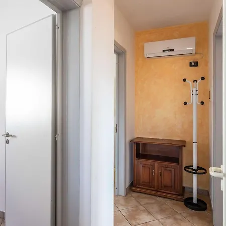 Apartamento Giove-3 By Interhome