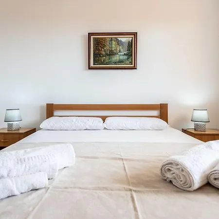 Giove-3 By Interhome