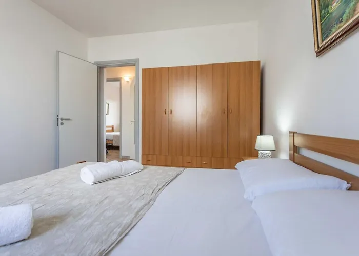 Giove-3 By Interhome Apartmán *